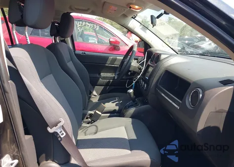 2010 Jeep Compass Sport из США, поврежденный, VIN 1J4NF4FB1AD572090